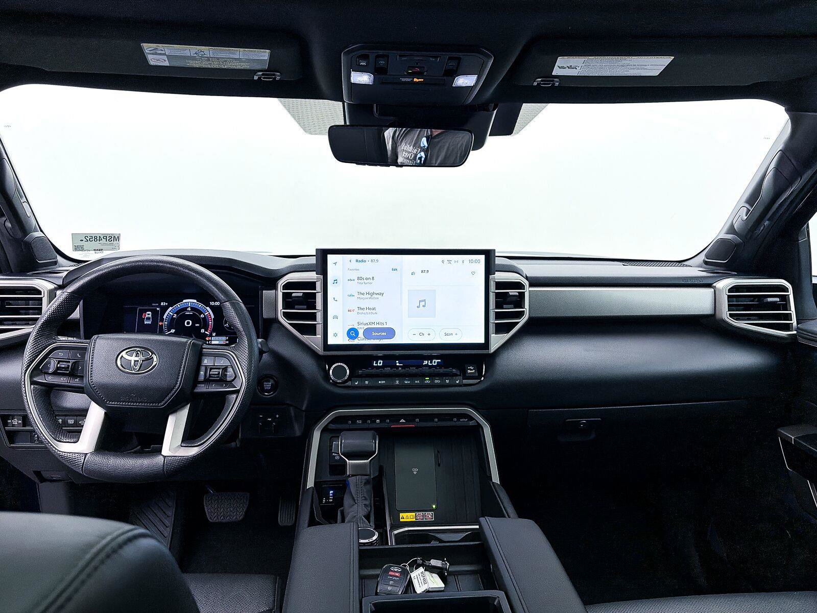 Used 2025 Toyota Tundra Limited AWD/4WD image 24