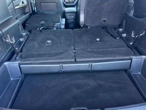 Used 2025 Ford Explorer Active AWD/4WD image 13