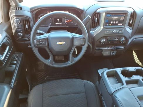 Used 2020 Chevrolet Silverado 1500 Custom w/ Custom Value Package AWD/4WD image 9