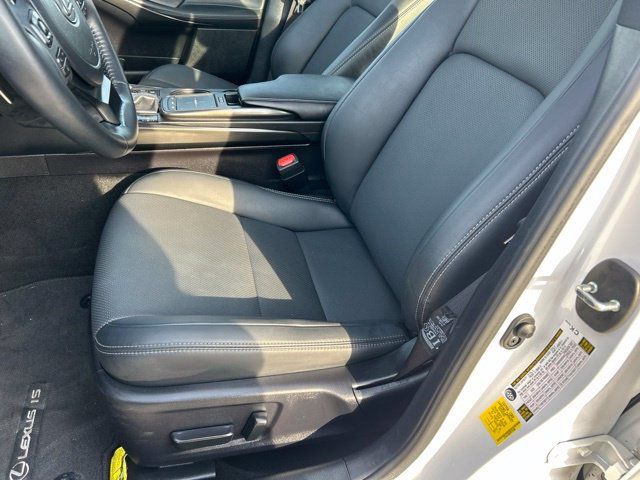 Used 2023 Lexus IS 300 w/ Comfort Package RWD image 8