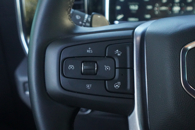 Used 2025 GMC Sierra 1500 Elevation w/ Preferred Package AWD/4WD image 17