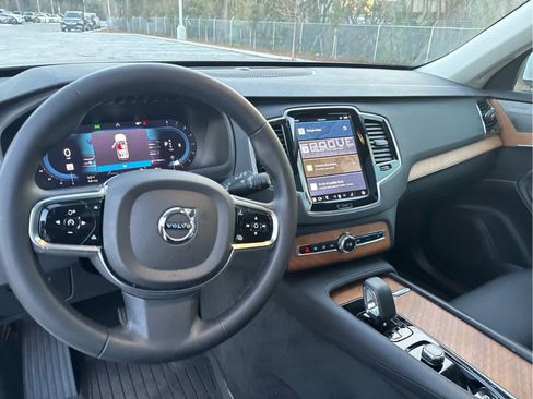 Certified 2024 Volvo XC90 B6 Plus w/ Protection Package Premier image 27