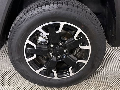 Used 2023 Jeep Renegade Trailhawk image 34