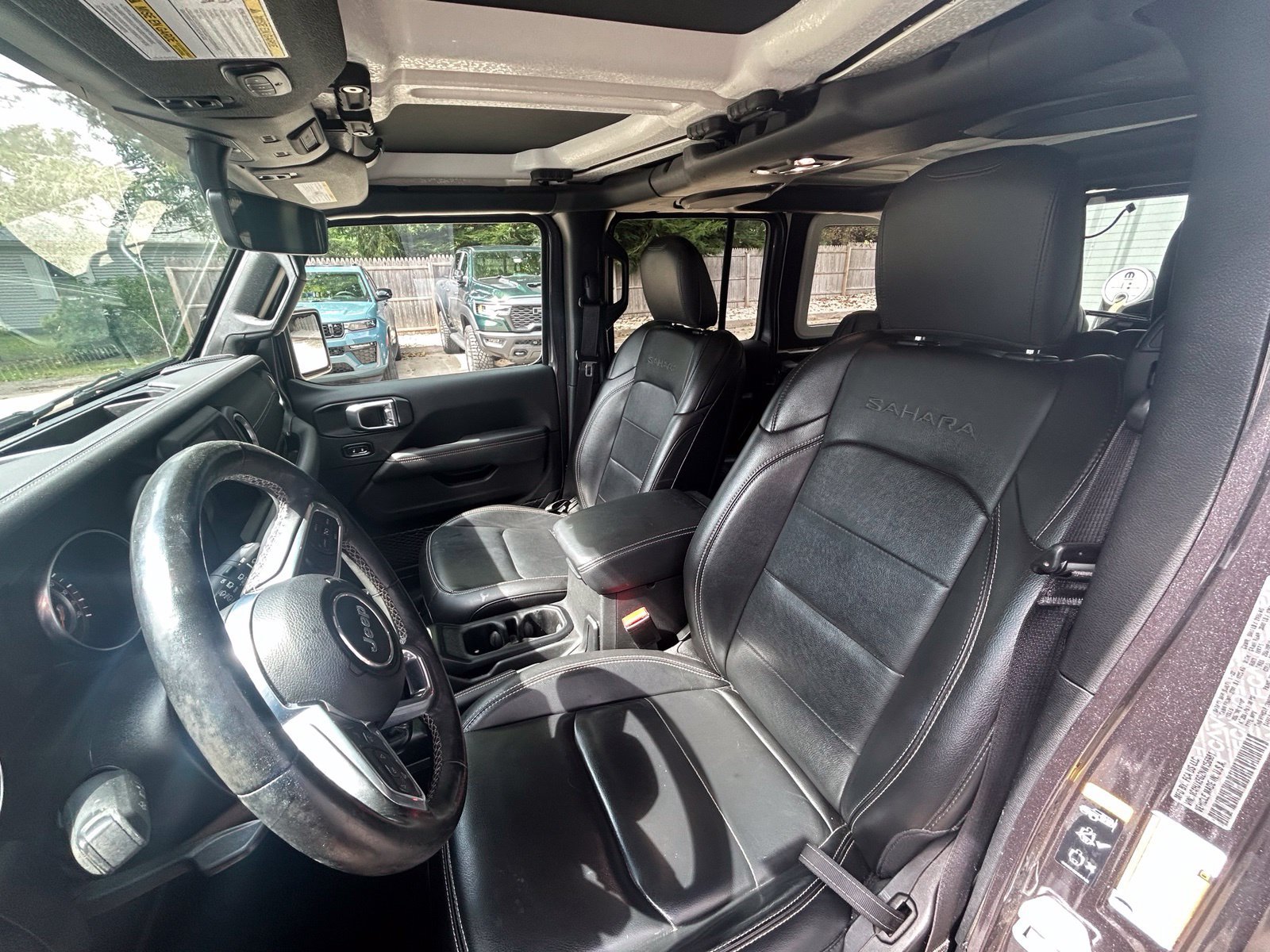 Used 2022 Jeep Wrangler Unlimited Sahara w/ Cold Weather Group AWD/4WD image 12