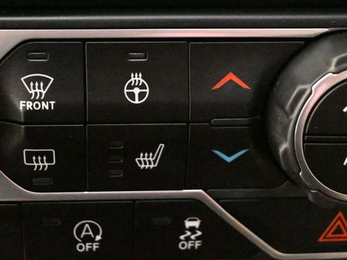 Used 2020 Jeep Wrangler Unlimited Sahara image 13