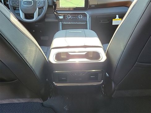 New 2026 GMC Sierra 3500 Denali w/ Denali Reserve Package image 10