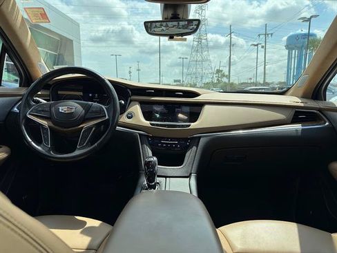 Used 2024 Cadillac XT5 Premium Luxury w/ Platinum Package FWD image 10