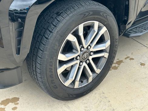 Used 2026 Toyota 4Runner Limited AWD/4WD image 9