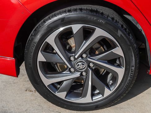 Used 2018 Toyota Corolla iM image 11