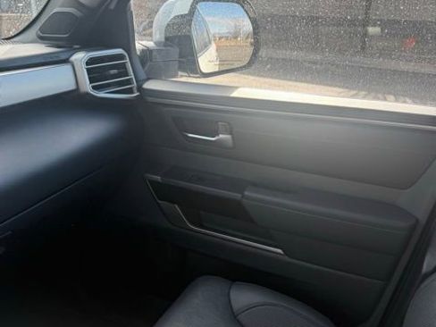 Used 2025 Toyota Sequoia Limited image 32