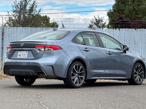 Used 2021 Toyota Corolla SE FWD image 3