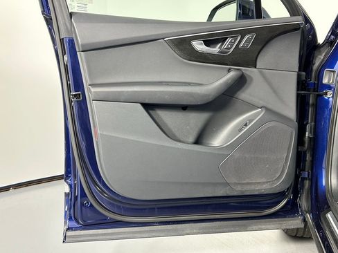 Used 2023 Audi Q7 2.0T Premium w/ Convenience Package image 37