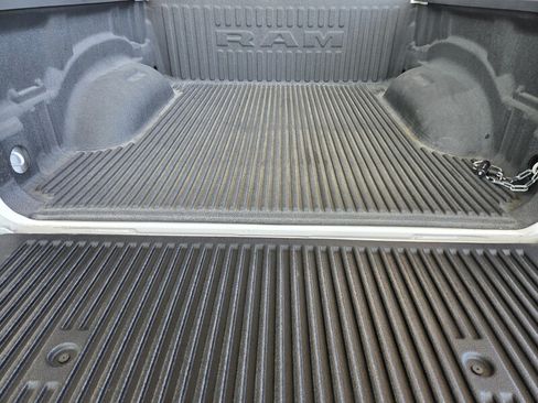 Used 2022 RAM 1500 Big Horn AWD/4WD image 17
