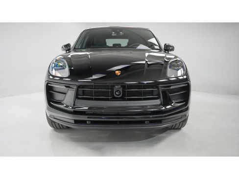 New 2026 Porsche Macan image 6