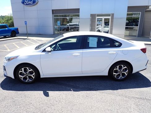 Used 2020 Kia Forte LXS FWD image 2