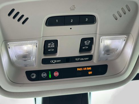 Used 2019 Chevrolet Traverse LT w/ LT Premium Package image 30