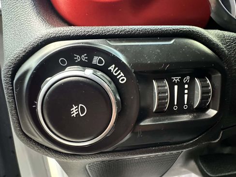 Used 2021 Jeep Wrangler Unlimited Rubicon w/ Steel Bumper Group AWD/4WD image 12