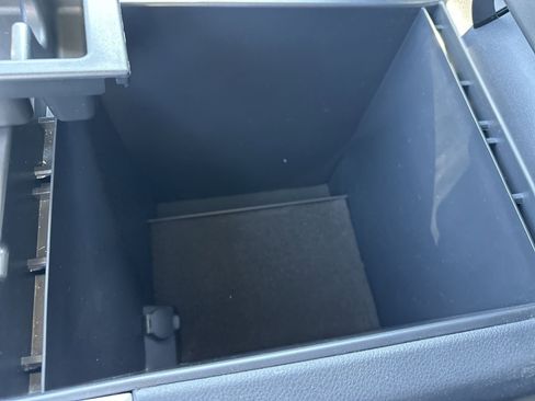 Used 2023 Nissan Titan SV w/ SV Convenience Package image 65