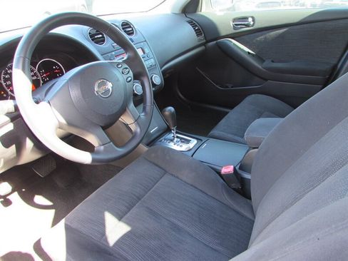 Used 2010 Nissan Altima 2.5 S FWD image 10