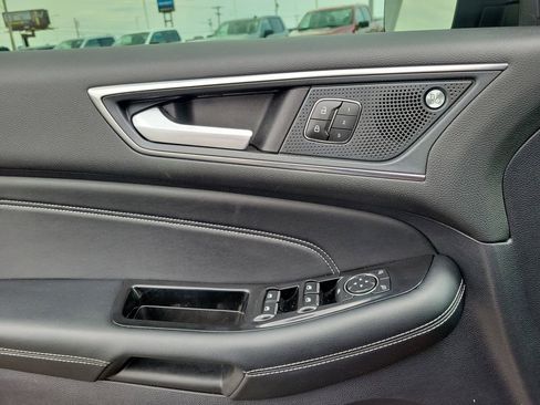 Certified 2020 Ford Edge Titanium AWD/4WD image 19
