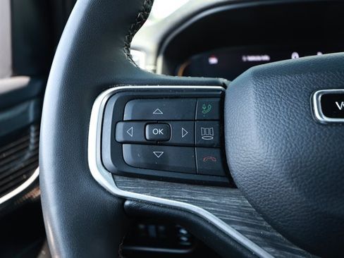 Used 2024 Jeep Wagoneer Series II w/ Flexible Seating Group RWD image 13