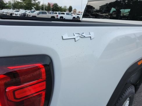 New 2026 GMC Sierra 2500 Pro image 4