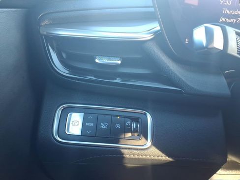 Used 2025 Buick Enclave Preferred image 15