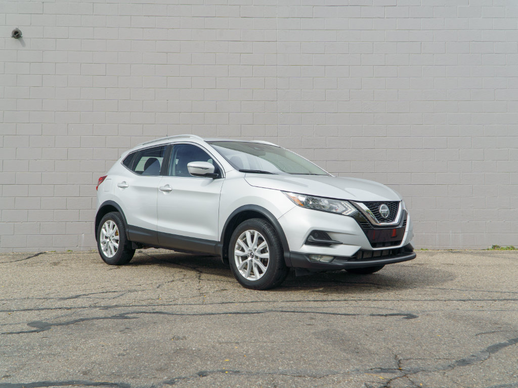 Used 2020 Nissan Rogue Sport SV w/ All-Weather Package AWD/4WD image 9