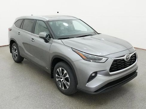 New 2026 Toyota Highlander XLE image 26