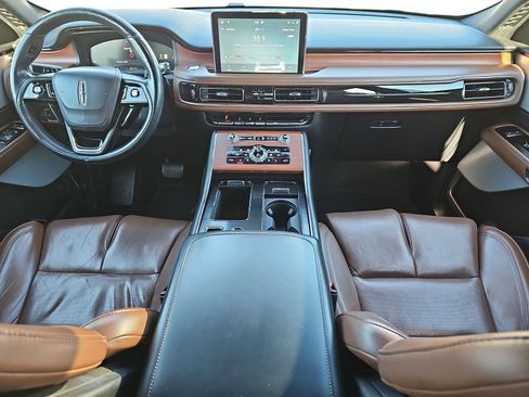 Used 2020 Lincoln Aviator Reserve w/ Equipment Group 201A image 8