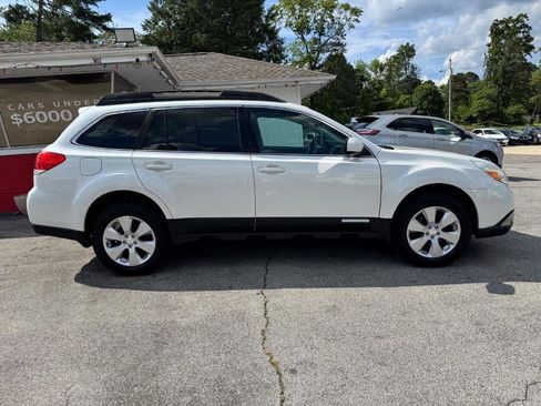Used 2010 Subaru Outback 2.5i Premium image 5