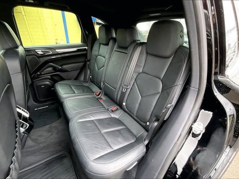 Used 2014 Porsche Cayenne Platinum Edition image 21