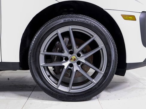 Certified 2024 Porsche Macan w/ Premium Plus Package image 28