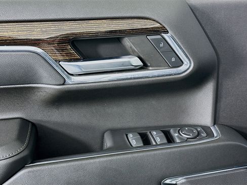 Used 2024 GMC Sierra 1500 Elevation image 15