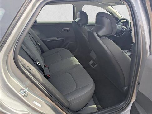 Used 2025 Kia K4 FWD image 14