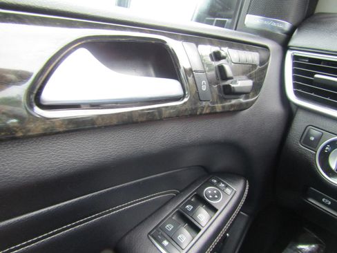 Used 2014 Mercedes-Benz ML 350 4MATIC image 33