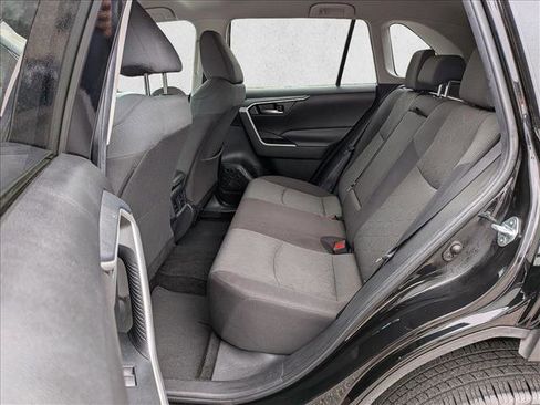 Used 2022 Toyota RAV4 XLE FWD image 19