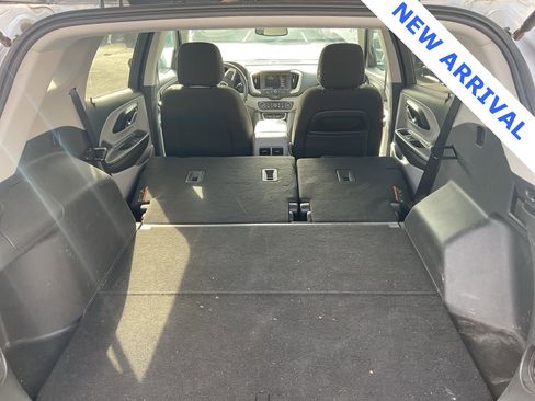 Used 2023 GMC Terrain SLE w/ Driver Convenience Package image 29