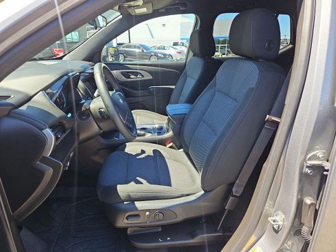 Used 2023 Chevrolet Traverse LT FWD image 18