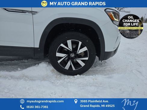 Used 2023 Volkswagen Atlas Cross Sport SE image 36