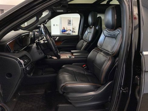 Certified 2024 Lincoln Navigator Black Label AWD/4WD image 17