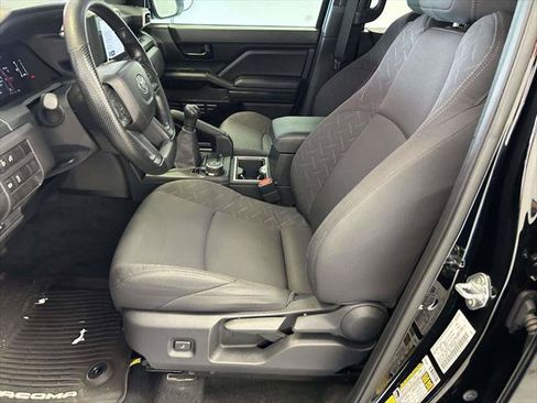 Certified 2024 Toyota Tacoma SR AWD/4WD image 16