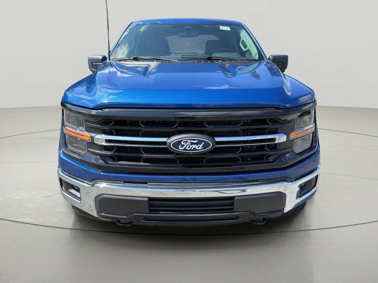 Used 2024 Ford F150 XLT AWD/4WD image 3