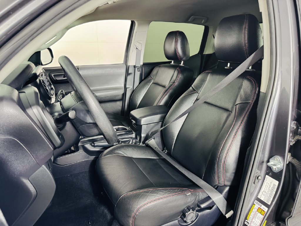 Used 2022 Toyota Tacoma SR w/ SR Convenience Package RWD image 7