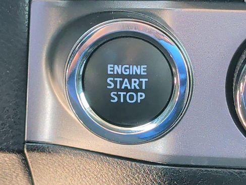 Used 2023 Toyota Tacoma SR5 AWD/4WD image 23