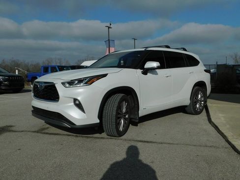 Used 2023 Toyota Highlander Platinum image 44