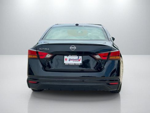 Used 2025 Nissan Altima 2.5 SV FWD image 6
