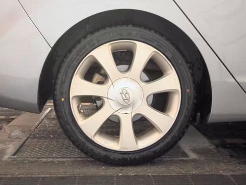 Used 2013 Hyundai Elantra Limited image 9