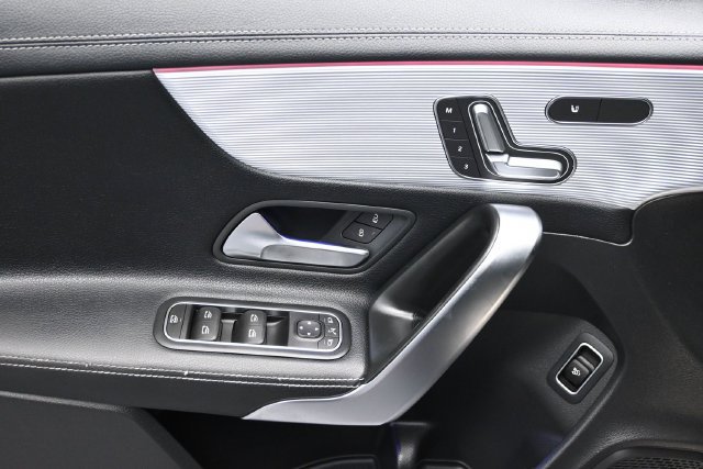 Used 2020 Mercedes-Benz CLA 250 w/ Premium Package image 6