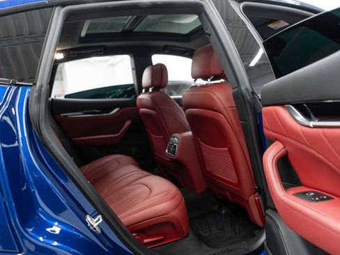 Used 2022 Maserati Levante Modena image 13